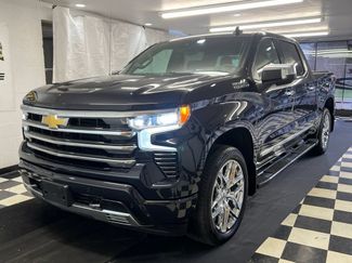 Used 2023 Chevrolet Silverado 1500 High Country w/ High Country Premium Package AWD/4WD video 3