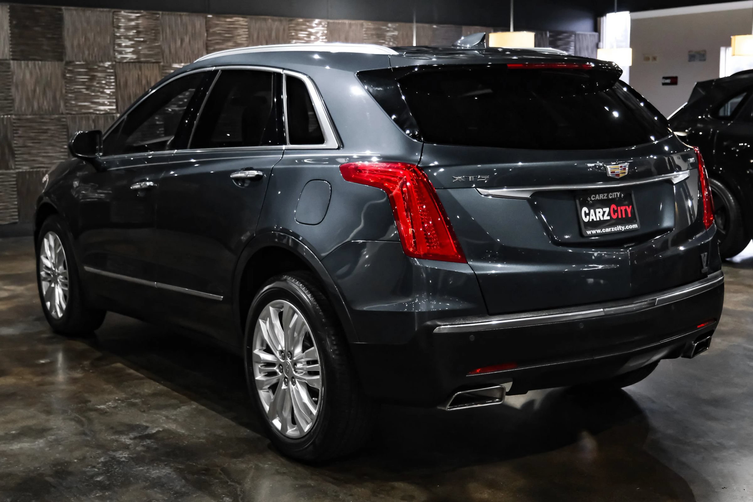 Used 2019 Cadillac XT5 Premium Luxury FWD image 10