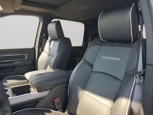 New 2025 RAM 2500 Laramie AWD/4WD image 22