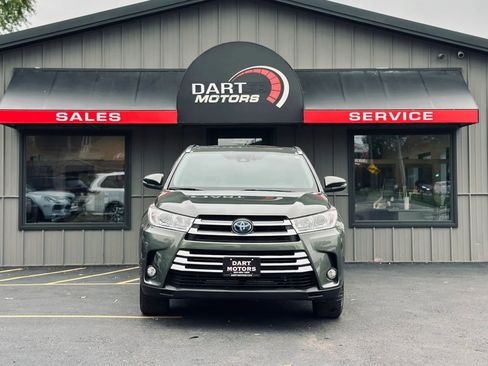 Used 2019 Toyota Highlander XLE image 2