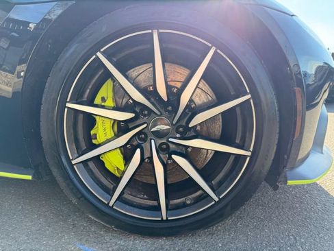 Used 2020 Aston Martin V8 Vantage Coupe RWD image 30