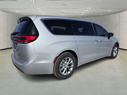 New 2026 Chrysler Pacifica Limited