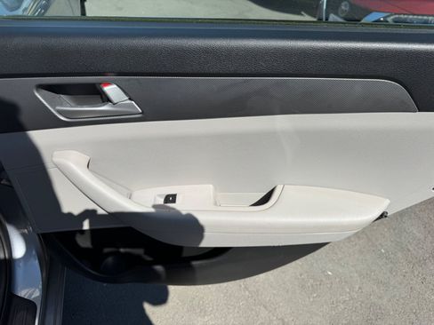 Used 2016 Hyundai Sonata SE FWD image 12
