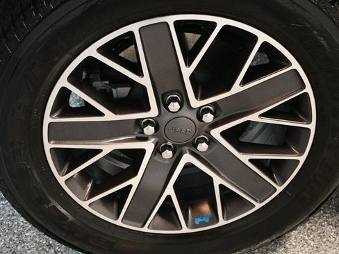 Used 2022 Jeep Wrangler Unlimited Sahara image 19