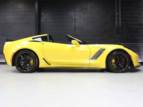 Used 2016 Chevrolet Corvette Z06 w/ 3LZ Preferred Equipment Group image 19