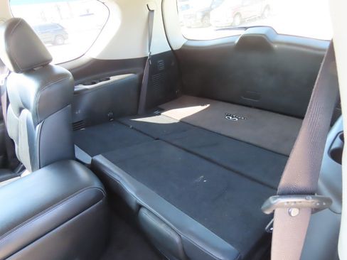 Used 2015 INFINITI QX80 2WD w/ Deluxe Technology Package image 21