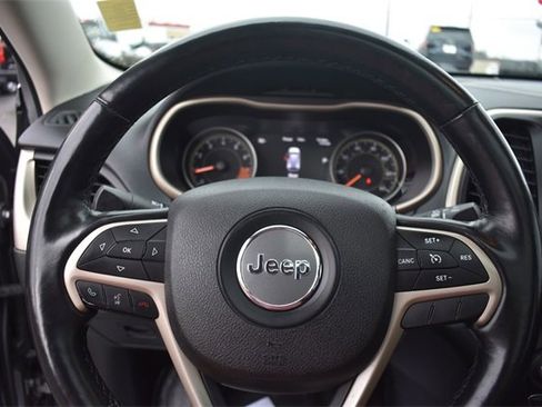 Used 2015 Jeep Cherokee Limited image 27