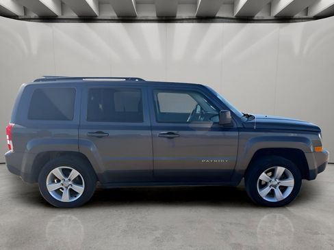 Used 2015 Jeep Patriot Latitude AWD/4WD image 6