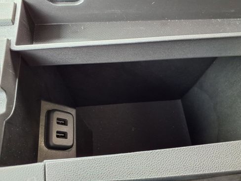 Used 2024 Chevrolet Equinox Premier image 8