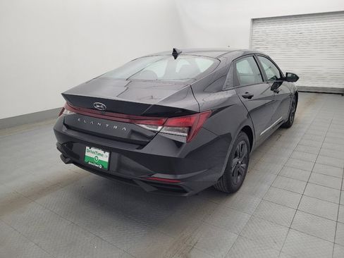 Used 2023 Hyundai Elantra SEL FWD image 9