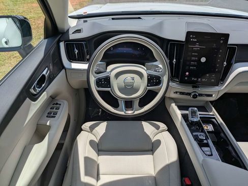New 2026 Volvo XC60 B5 Ultra w/ Protection Package Premier AWD/4WD image 17