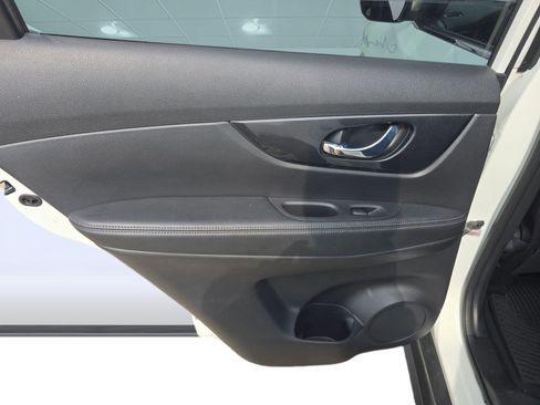 Used 2017 Nissan Rogue S w/ Appearance Package image 24