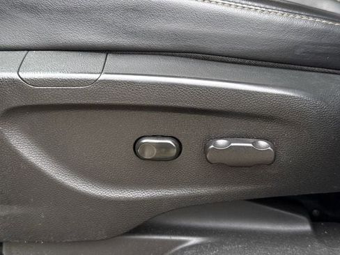 Used 2022 Chevrolet Trax LT w/ Driver Confidence Package AWD/4WD image 24