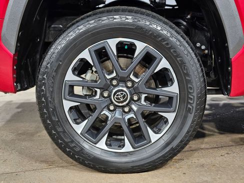 Used 2024 Toyota Tundra Limited AWD/4WD image 17