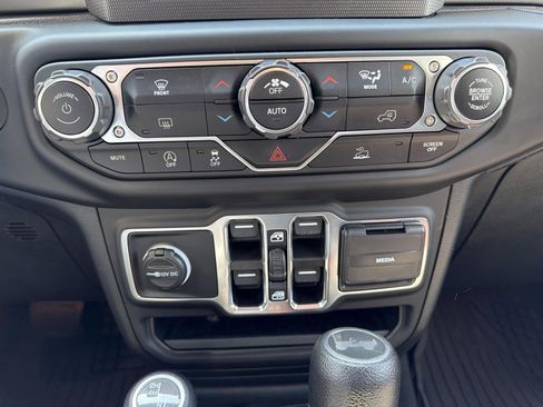 Used 2021 Jeep Wrangler Unlimited Sport AWD/4WD image 33