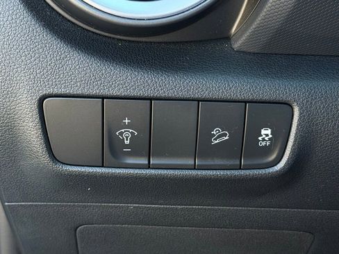 Certified 2022 Hyundai Kona SEL image 21