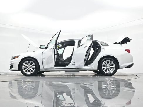 Used 2024 Chevrolet Malibu LT image 46