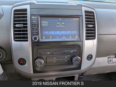 Certified 2019 Nissan Frontier S image 16