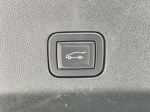 Certified 2025 Cadillac Escalade Sport AWD/4WD image 12