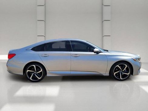Used 2019 Honda Accord Sport image 4