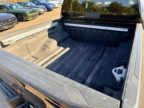 Used 2024 Nissan Frontier PRO-4X w/ Pro Convenience Package image 13