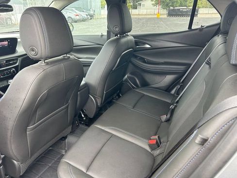 Used 2025 Buick Encore GX Sport Touring w/ Advanced Technology Package AWD/4WD image 31