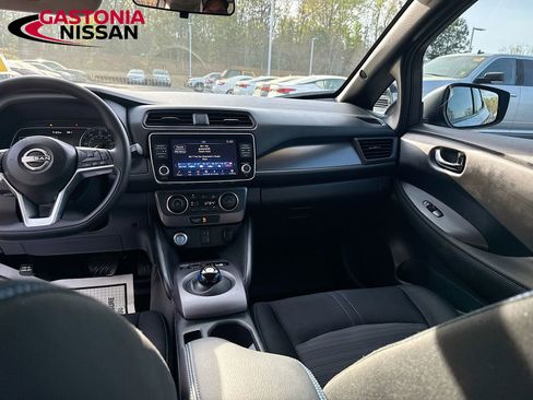 Used 2023 Nissan Leaf S image 29