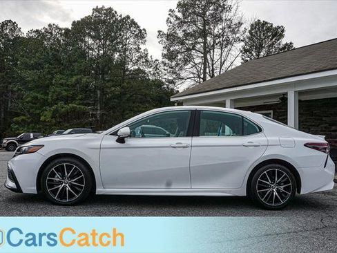 Used 2023 Toyota Camry SE image 8