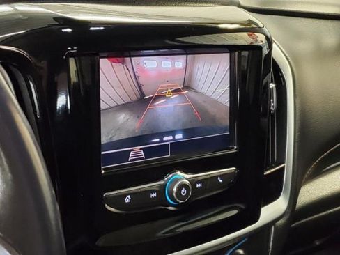 Used 2021 Chevrolet Traverse LT FWD image 23