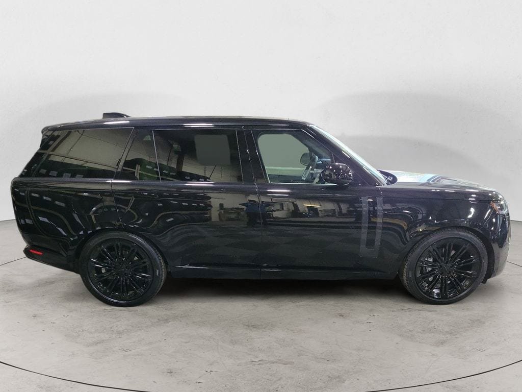 New 2026 Land Rover Range Rover Long Wheelbase SE AWD/4WD image 6
