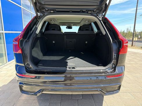 Used 2025 Volvo XC60 B5 Plus AWD/4WD image 9