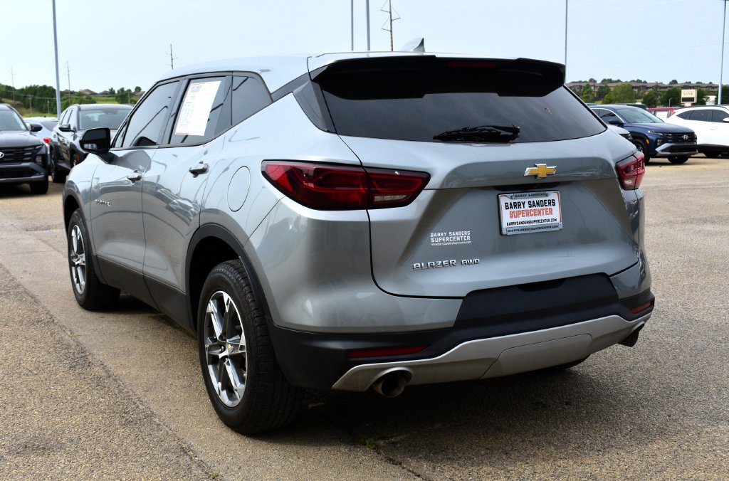 Used 2023 Chevrolet Blazer LT AWD/4WD image 4