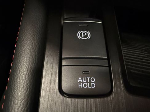 Used 2025 Nissan Kicks SR image 30