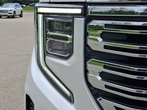 Used 2023 GMC Sierra 1500 Denali w/ Denali Reserve Package AWD/4WD image 28