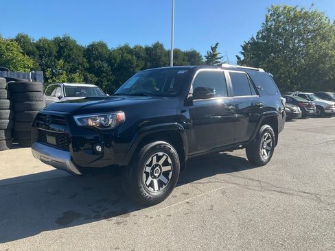 Used 2023 Toyota 4Runner TRD Off-Road Premium w/ Off Road Premium Plus Package AWD/4WD image 3