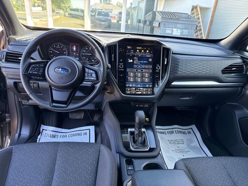 Used 2025 Subaru Forester Premium AWD/4WD image 12