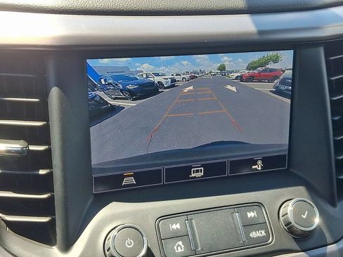 Used 2022 GMC Acadia AT4 w/ Trailering Package AWD/4WD image 18
