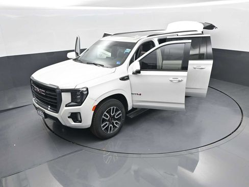 Used 2022 GMC Yukon XL AT4 AWD/4WD image 44