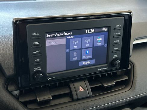 Used 2022 Toyota RAV4 XLE w/ Convenience Package FWD image 17