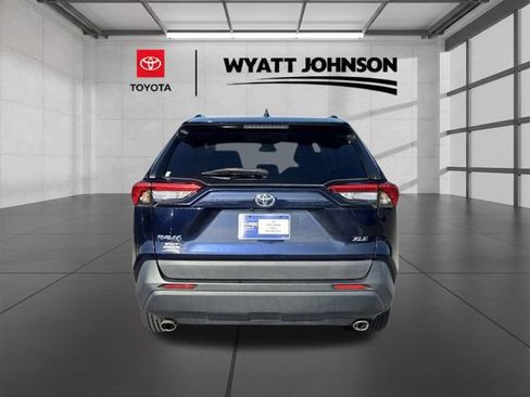 Used 2023 Toyota RAV4 XLE w/ Convenience Package FWD image 4