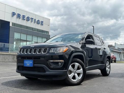 Used 2019 Jeep Compass Latitude w/ Popular Equipment Group AWD/4WD image 6