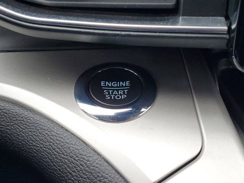 Certified 2022 Ford Explorer XLT w/ Equipment Group 202A image 31