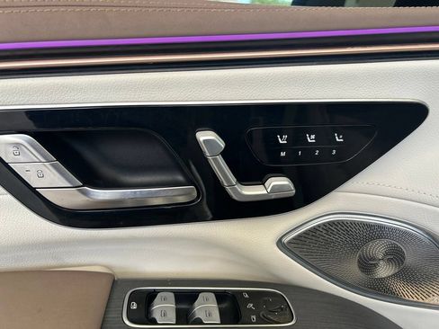 Used 2023 Mercedes-Benz EQS 580 4MATIC SUV image 43