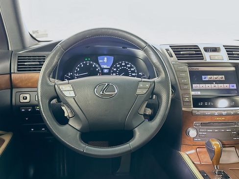 Used 2012 Lexus LS 460 w/ Sport Pkg RWD image 17