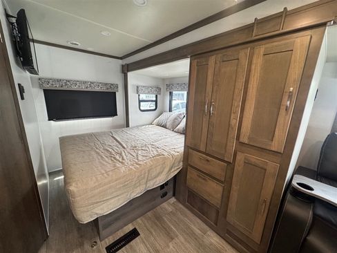 Used 2022 Mercedes-Benz Sprinter 3500 image 16