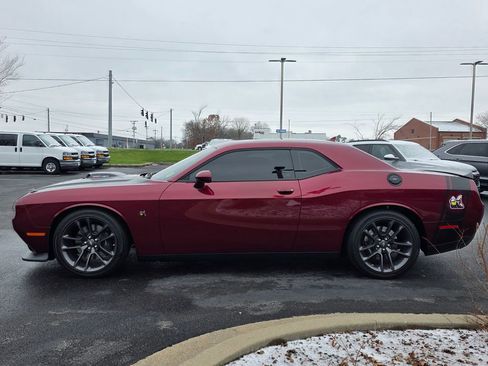 Used 2022 Dodge Challenger R/T Scat Pack w/ Shaker Package image 7