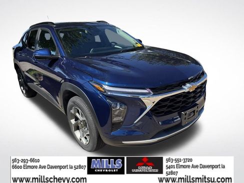 Used 2024 Chevrolet Trax LT w/ LT Convenience Package FWD image 2