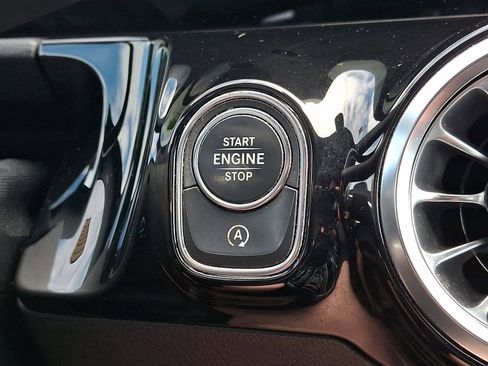 Used 2023 Mercedes-Benz GLA 250 4MATIC image 23
