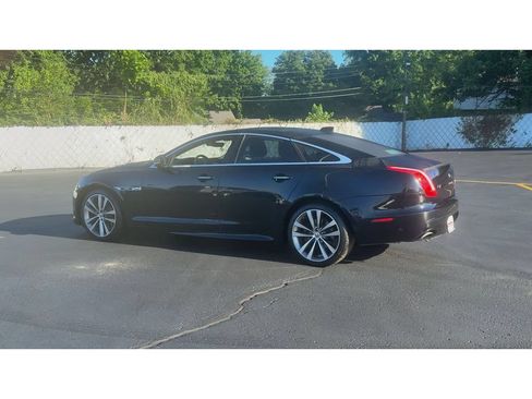 Used 2018 Jaguar XJ R-Sport RWD image 6