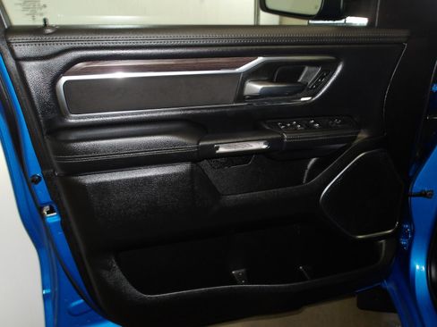 Used 2025 RAM 1500 Laramie AWD/4WD image 19